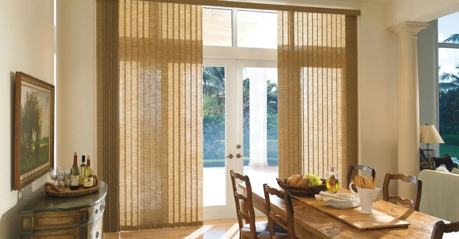 Ideal for wide or sliding glass doors, vertical blinds and sliding fabric panels offer a contemporary solution with functionality and minimalism in mind.